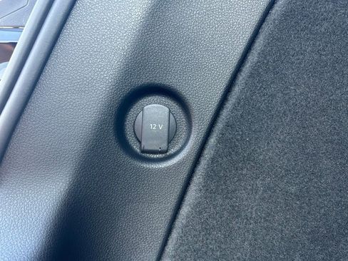 New 2026 Porsche Macan S image 12