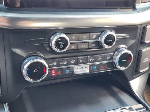 Used 2022 Ford F150 Lariat image 19