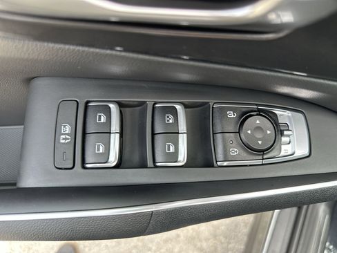 Used 2023 Kia Sorento LX image 15