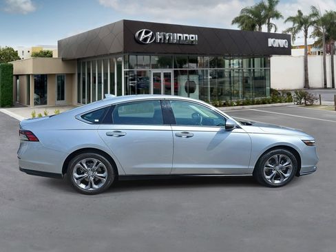 Used 2023 Honda Accord EX image 2
