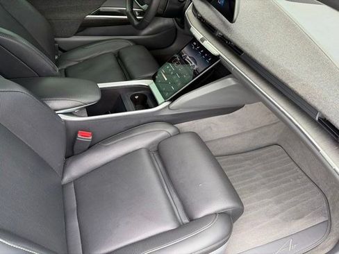 Used 2024 Lucid Air Touring AWD/4WD image 34
