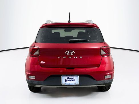 Used 2023 Hyundai Venue Limited w/ Cargo Package FWD image 6