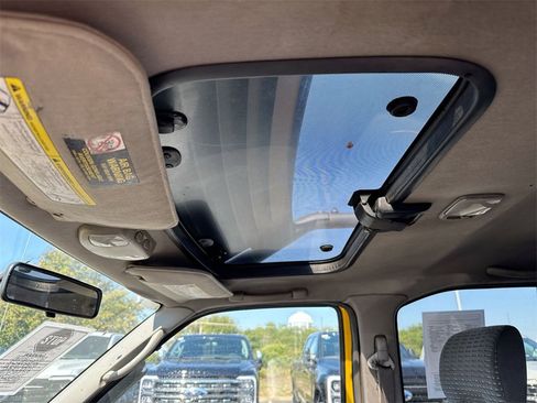 Used 2000 Nissan Xterra XE image 17