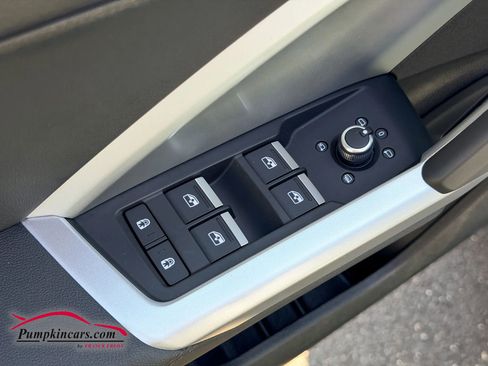 Used 2025 Audi Q3 2.0T Premium w/ Convenience Package image 27