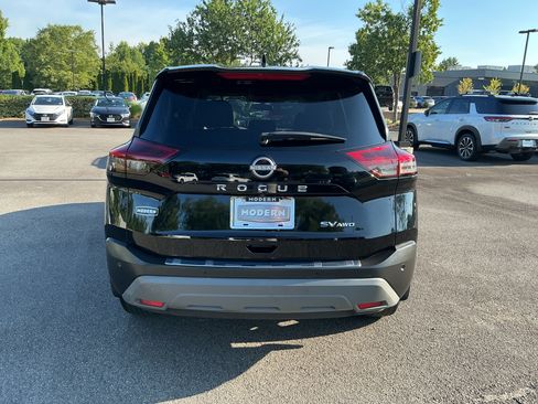 Used 2022 Nissan Rogue SV AWD/4WD image 3
