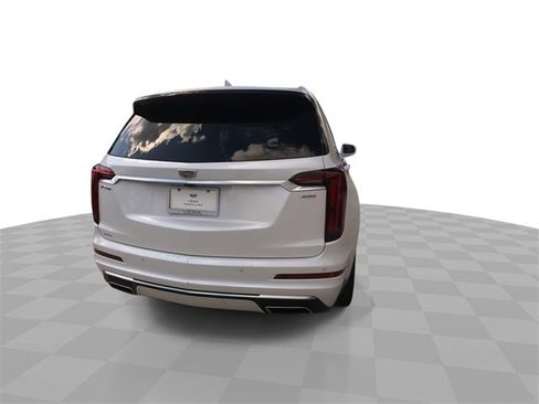 Certified 2020 Cadillac XT6 Premium Luxury image 12