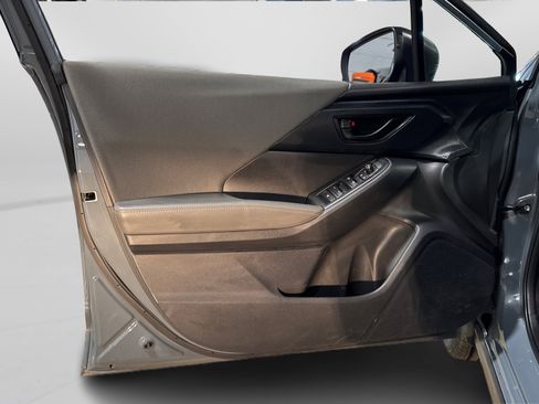 Used 2024 Subaru Crosstrek 2.0i Premium image 15