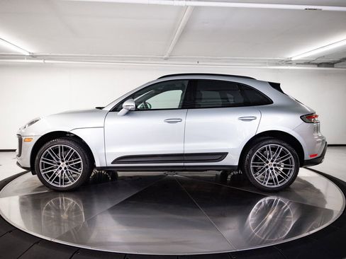 Certified 2026 Porsche Macan AWD/4WD image 2