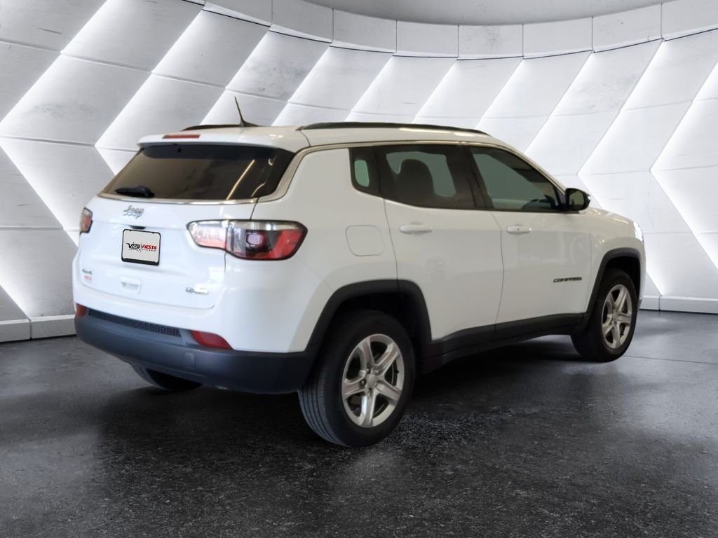 Used 2024 Jeep Compass Latitude AWD/4WD image 4