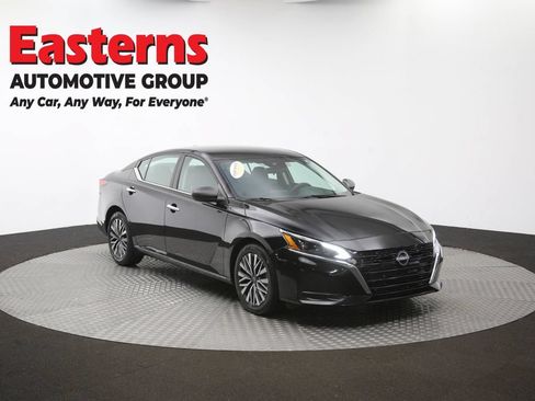 Used 2024 Nissan Altima 2.5 SV FWD image 49