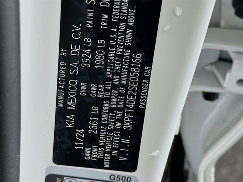 Used 2025 Kia K4 LXS image 12