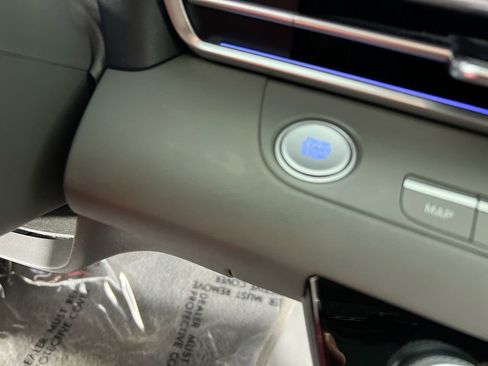 Used 2025 Hyundai Elantra SEL image 21