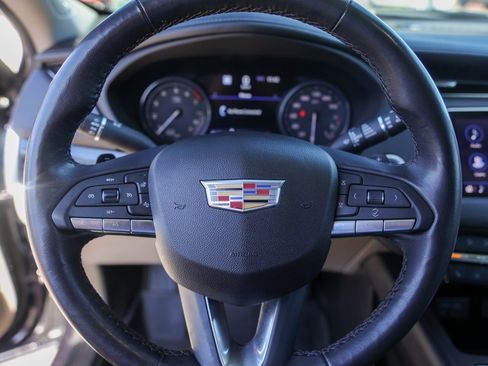 Used 2022 Cadillac XT4 Premium Luxury w/ Technology Package image 11