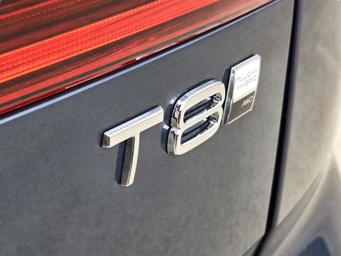 New 2026 Volvo XC60 T8 Ultra w/ Protection Package Premier AWD/4WD image 32