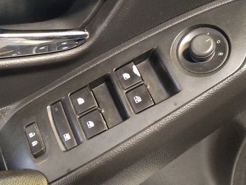 Used 2020 Chevrolet Trax LS FWD image 27