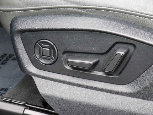 Used 2023 Audi Q8 Premium w/ Convenience Package AWD/4WD image 21