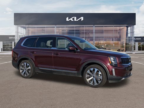 Certified 2022 Kia Telluride EX w/ EX Premium Package image 2