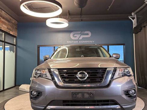 Used 2017 Nissan Pathfinder Platinum AWD/4WD image 8