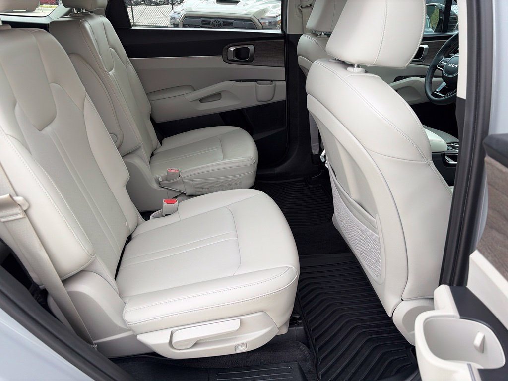 Used 2023 Kia Sorento EX FWD image 18