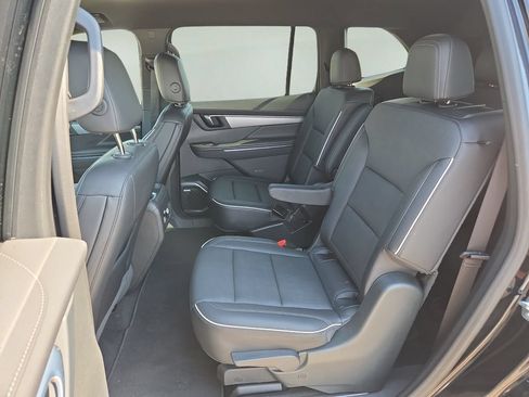 Used 2025 Buick Enclave Preferred FWD image 13