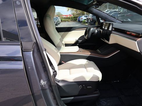 Used 2023 Tesla Model X image 27