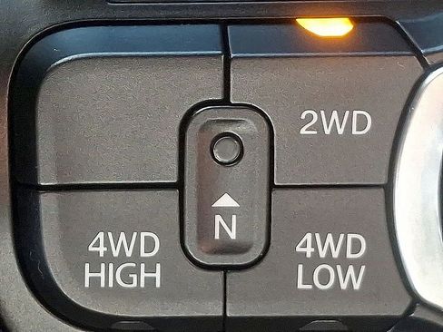 Used 2024 RAM 1500 Laramie image 25