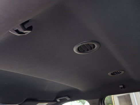 Used 2018 Ford Explorer Limited w/ Ford Safe & Smart Package FWD image 29
