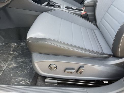 New 2026 Volkswagen Jetta SE image 16