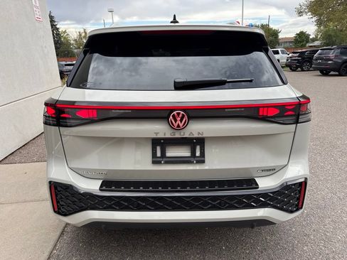 Used 2026 Volkswagen Tiguan SEL R-Line AWD/4WD image 17