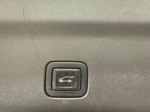 Used 2021 Chevrolet Tahoe High Country AWD/4WD image 10