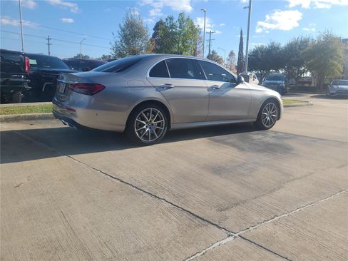 Used 2022 Mercedes-Benz E 450 4MATIC Sedan image 2