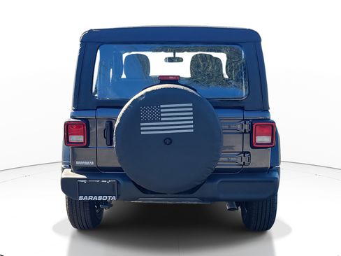 Used 2025 Jeep Wrangler Sport image 5