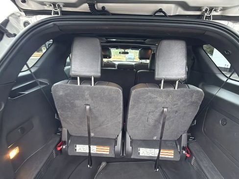 Used 2015 Ford Explorer XLT w/ Equipment Group 202A image 50