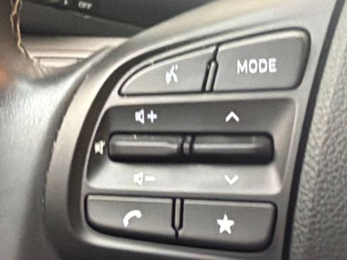 Certified 2026 Hyundai Venue SEL FWD image 21