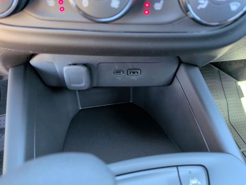 New 2026 Chevrolet Trax RS w/ Sunroof Package image 26