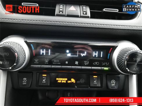 Used 2022 Toyota RAV4 XLE Premium image 16