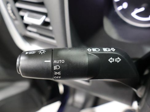 Used 2024 Nissan Rogue SV AWD/4WD image 39