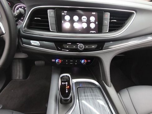 Used 2019 Buick Enclave Essence image 15