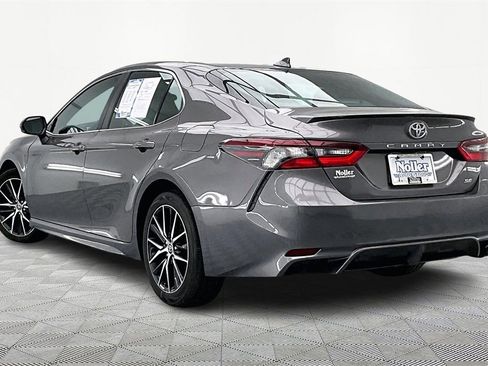 Used 2022 Toyota Camry SE image 13