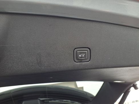 Certified 2024 Cadillac XT6 Premium Luxury w/ LPO, Floor Liner Package image 17