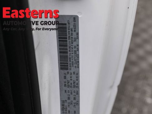 Used 2020 RAM 1500 Classic SLT image 32