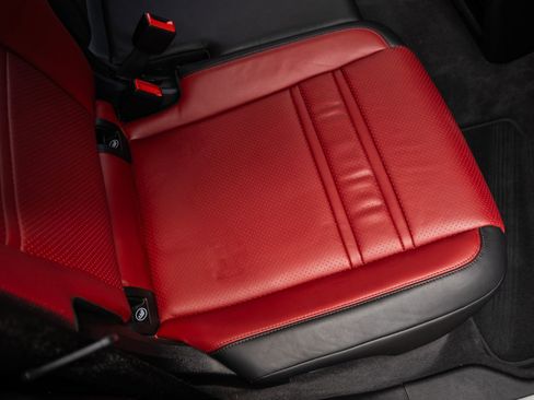Certified 2024 Porsche Cayenne Coupe AWD/4WD image 39