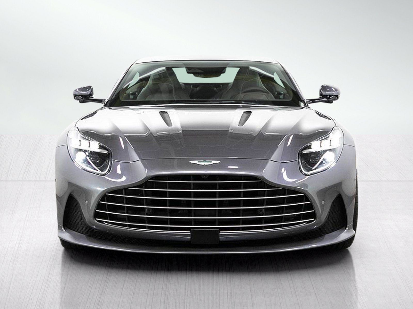 Used 2025 Aston Martin DB12 Coupe RWD image 8