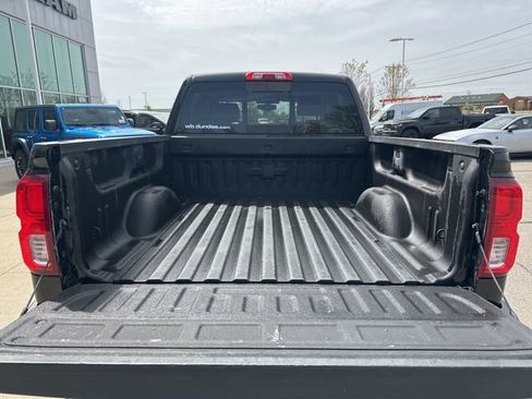 Used 2017 Chevrolet Silverado 1500 LTZ Z71 w/ Midnight Edition AWD/4WD image 9