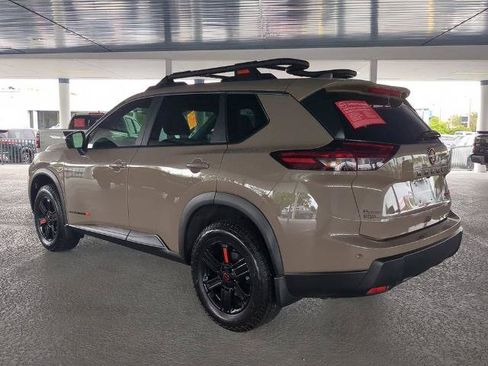 Certified 2025 Nissan Rogue SV AWD/4WD image 6