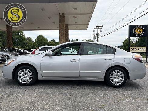 Used 2011 Nissan Altima 2.5 S FWD image 3