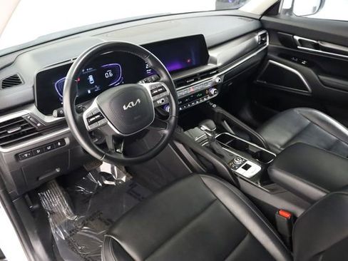 Used 2025 Kia Telluride S AWD/4WD image 12