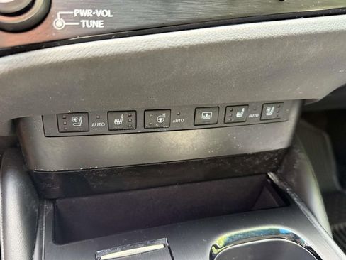 Used 2025 Lexus ES 300h w/ Technology Package FWD image 23