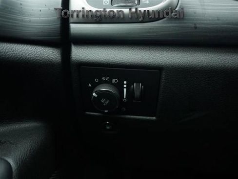 Used 2020 Jeep Grand Cherokee Laredo image 16