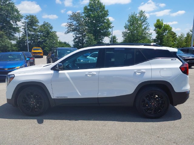 Used 2023 GMC Terrain SLT w/ Elevation Edition FWD image 8